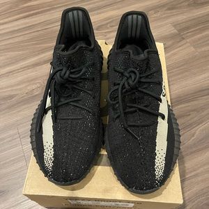 Yeezy 350 V2 Oreo